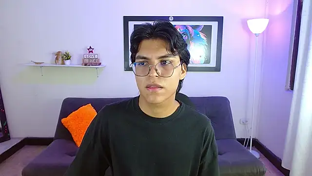 Snapshot of Maecum18 chatting on February 12, 2026, 8:41 pm Maecum18 online show from February 12, 2026, 8:41 pm