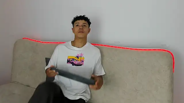  Alex Colton online show from April 5, 2026, 10:05 pm