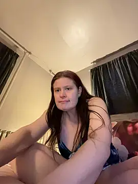 Snapshot of JulietteLatte chatting on February 22, 2026, 10:44 pm JulietteLatte online show from February 22, 2026, 10:44 pm