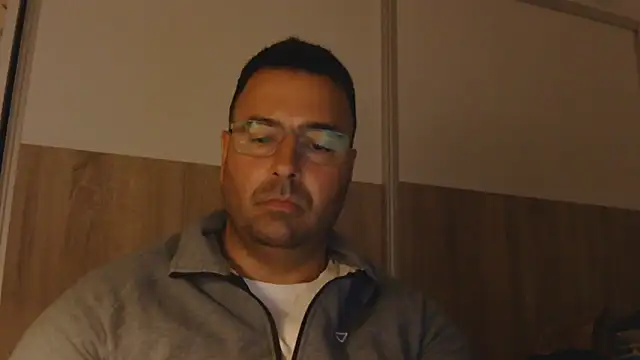 Snapshot of VanillaTime78-Jorge chatting on April 30, 2026, 8:57 pm VanillaTime78-Jorge online show from April 30, 2026, 8:57 pm