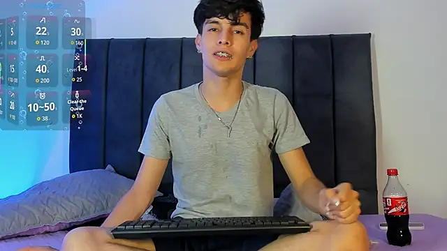 axxxel twink online show from March 31, 2026, 2:13 am