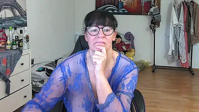 Snapshot of Sylly chatting on March 18, 2025, 9:56 am Sylly online show from March 18, 2025, 9:56 am