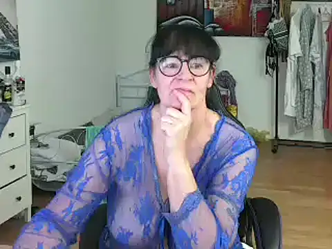 Snapshot of Sylly chatting on March 2, 2025, 11:41 am Sylly online show from March 2, 2025, 11:41 am