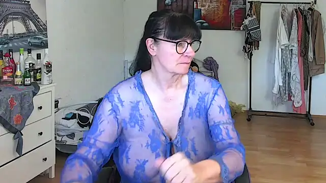 Snapshot of Sylly chatting on March 19, 2025, 11:06 am Sylly online show from March 19, 2025, 11:06 am