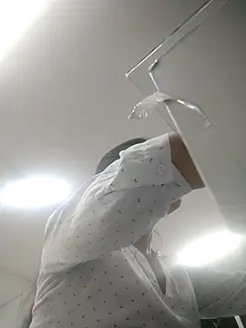 EvaMiranda online show from April 7, 2026, 9:38 pm