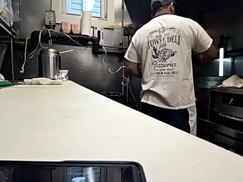 Snapshot of bischo666 chatting on February 4, 2026, 4:35 pm bischo666 online show from February 4, 2026, 4:35 pm