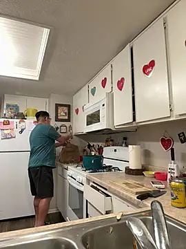 Snapshot of Skizm1986 chatting on February 15, 2026, 1:17 am Skizm1986 online show from February 15, 2026, 1:17 am