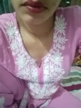 Snapshot of khushi_rawat chatting on February 4, 2026, 4:46 pm khushi rawat online show from February 4, 2026, 4:46 pm