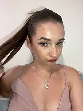 Snapshot of Green_eyes_lady chatting on July 17, 2026, 2:36 pm Green eyes lady online show from July 17, 2026, 2:36 pm