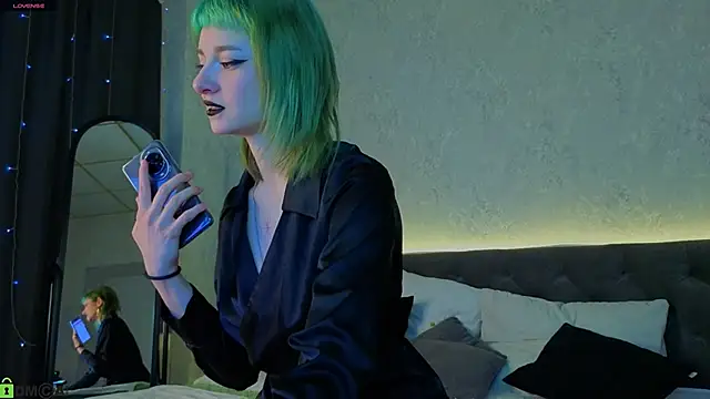 Scarle Whisper online show from April 12, 2026, 1:09 am