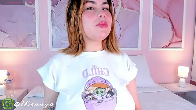 Kennya Rodriguez online show from November 18, 2025, 3:32 am