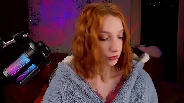 Vamp Mila online show from April 27, 2026, 4:38 pm