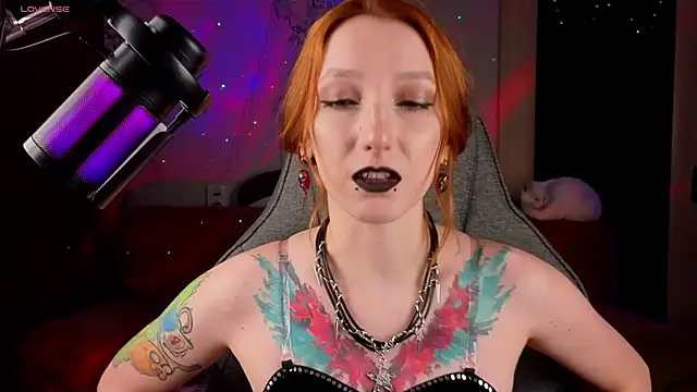 Vamp Mila online show from April 23, 2026, 4:41 pm