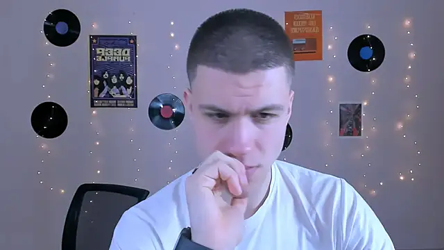 Snapshot of neo_raze chatting on February 8, 2026, 8:06 pm neo raze online show from February 8, 2026, 8:06 pm