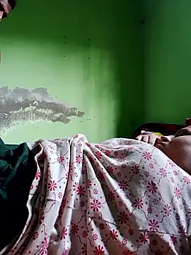 Romantic-Couple999 online show from April 21, 2026, 10:22 am