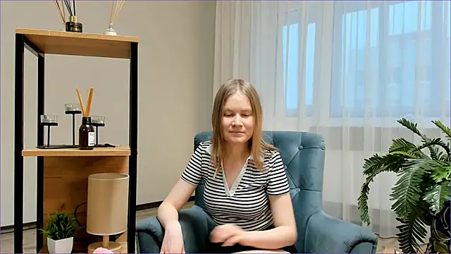 CleliaRostek online show from February 15, 2026, 4:13 am