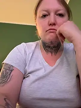 Lolaaxxx13 online show from June 1, 2026, 7:02 pm