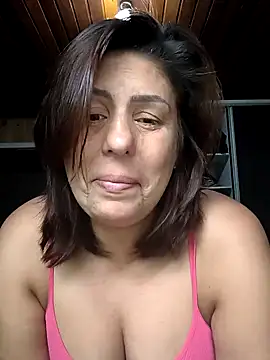 Snapshot of deboragta chatting on February 4, 2026, 12:22 pm deboragta online show from February 4, 2026, 12:22 pm