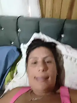 Snapshot of deboragta chatting on February 9, 2026, 5:33 pm deboragta online show from February 9, 2026, 5:33 pm