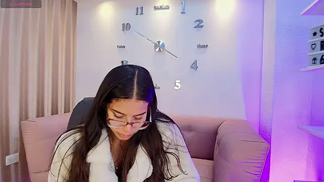 Snapshot of Luna_Millers chatting on February 13, 2026, 3:39 am Luna Millers online show from February 13, 2026, 3:39 am