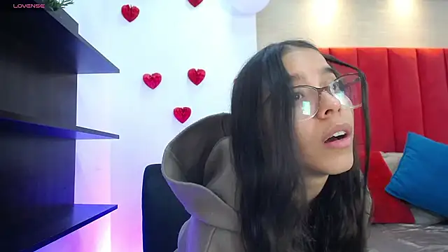 Snapshot of Luna_Millers chatting on March 1, 2026, 4:12 am Luna Millers online show from March 1, 2026, 4:12 am