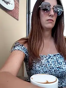 Snapshot of Alexdevil92 chatting on May 27, 2026, 8:11 am Alexdevil92 online show from May 27, 2026, 8:11 am