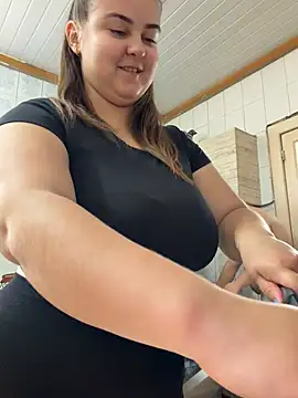 AlyaX X online show from April 16, 2026, 10:38 am