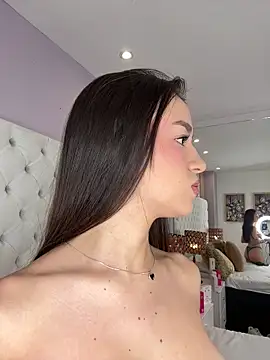 Snapshot of TamaraGreys chatting on February 1, 2026, 12:58 pm TamaraGreys online show from February 1, 2026, 12:58 pm