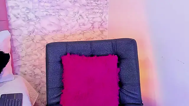 Vero Ivanova online show from April 4, 2026, 4:02 pm