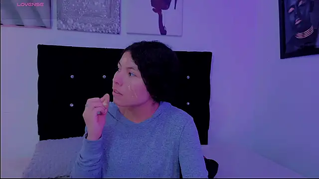 Zoe-yanin online show from March 23, 2026, 7:14 pm