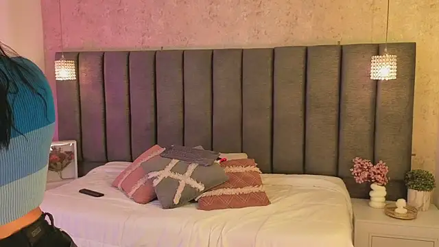 SofiaCortes4 online show from April 16, 2026, 2:29 pm