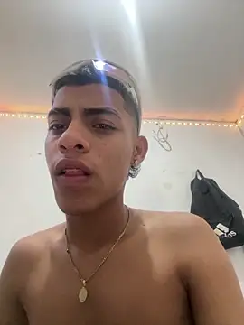 Snapshot of dominick_fran chatting on February 13, 2026, 8:14 am dominick fran online show from February 13, 2026, 8:14 am