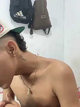 Snapshot of dominick_fran chatting on February 25, 2026, 9:20 am dominick fran online show from February 25, 2026, 9:20 am