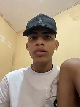 Snapshot of dominick_fran chatting on February 10, 2026, 3:16 am dominick fran online show from February 10, 2026, 3:16 am