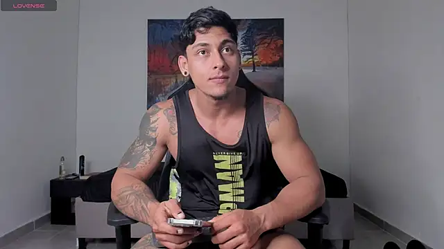 ryanwhite3 online show from April 21, 2026, 9:54 pm