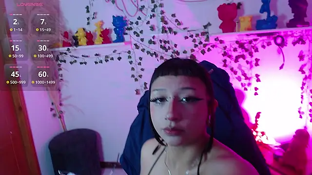 mia bloom2 online show from May 17, 2026, 4:12 am