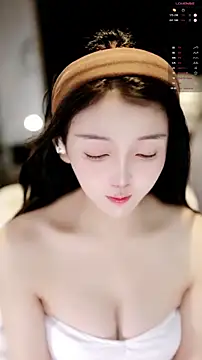 xiaomoli928 online show from May 27, 2026, 6:26 pm