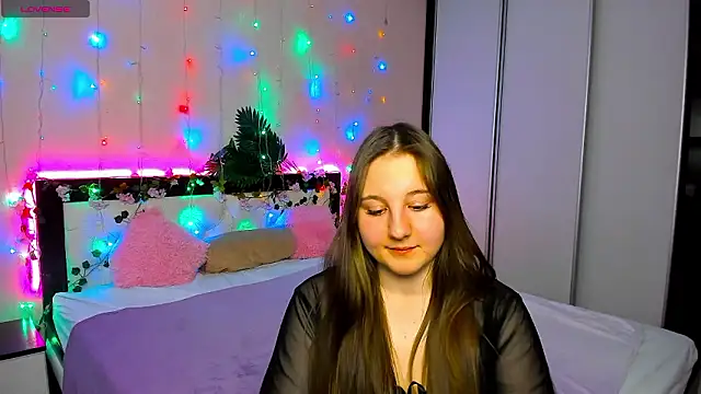 EvaxCharm online show from February 12, 2026, 9:31 am