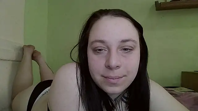 Snapshot of MillaSourety chatting on February 14, 2026, 12:27 pm MillaSourety online show from February 14, 2026, 12:27 pm