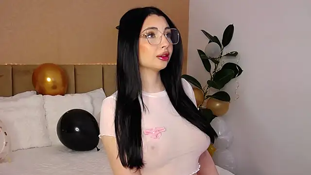 Snapshot of BellaHere chatting on May 1, 2026, 6:29 am BellaHere online show from May 1, 2026, 6:29 am
