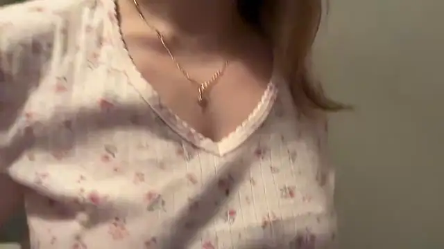 Snapshot of ShyFlameLive chatting on February 10, 2026, 1:04 am ShyFlameLive online show from February 10, 2026, 1:04 am