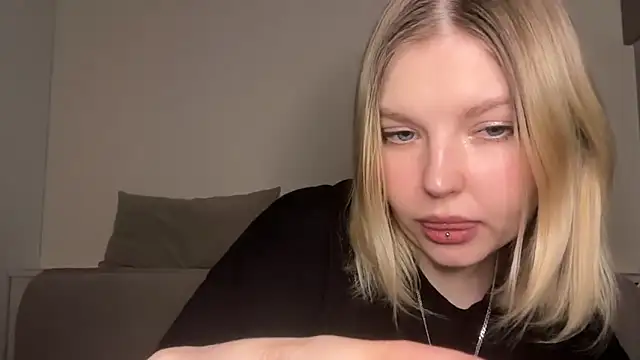 Ophelia Ritz online show from April 5, 2026, 10:27 pm