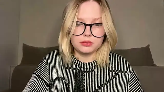 Ophelia Ritz online show from March 25, 2026, 11:25 pm