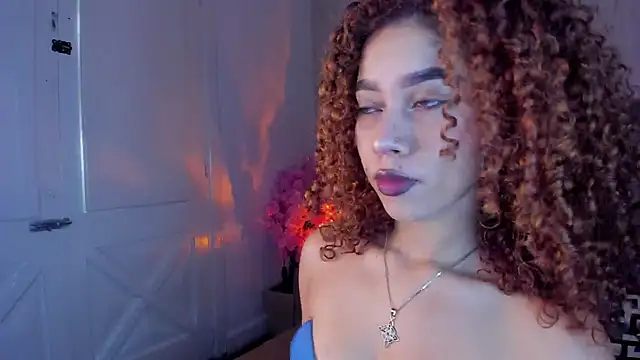 Snapshot of Sienna_brunette chatting on May 14, 2026, 12:02 pm Sienna brunette online show from May 14, 2026, 12:02 pm