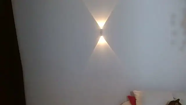 sensualstryp online show from April 18, 2026, 11:16 pm