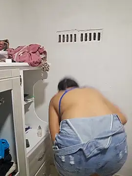 Cris18sexy online show from May 31, 2026, 2:39 am
