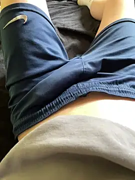 KananXL20 online show from April 12, 2026, 1:14 pm