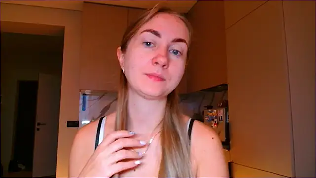 Snapshot of BluueSilk chatting on November 26, 2025, 6:24 am BluueSilk online show from November 26, 2025, 6:24 am