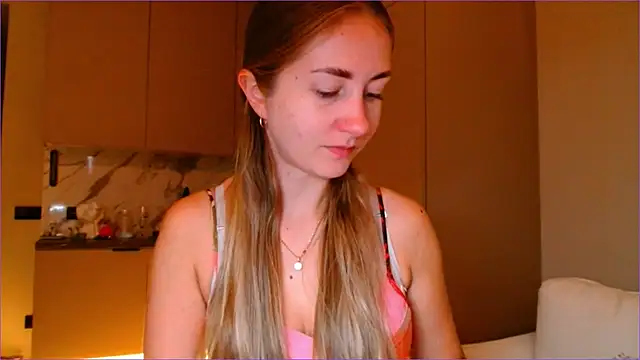 Snapshot of BluueSilk chatting on November 28, 2025, 6:13 am BluueSilk online show from November 28, 2025, 6:13 am