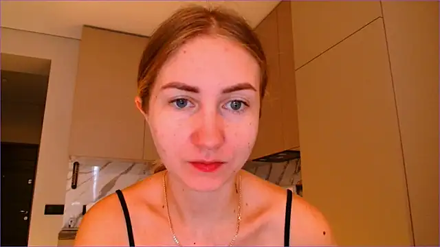 Snapshot of BluueSilk chatting on November 24, 2025, 8:14 am BluueSilk online show from November 24, 2025, 8:14 am